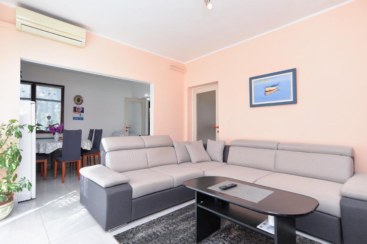 Apartments Danijel 1956 Pula Luaran gambar