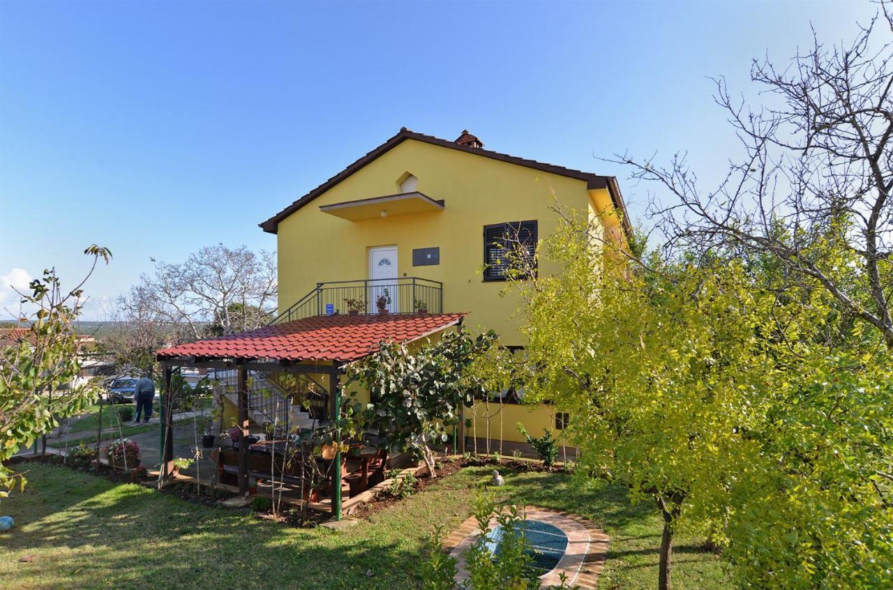 Apartments Danijel 1956 Pula Luaran gambar