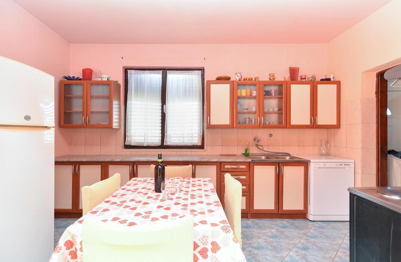 Apartments Danijel 1956 Pula Luaran gambar